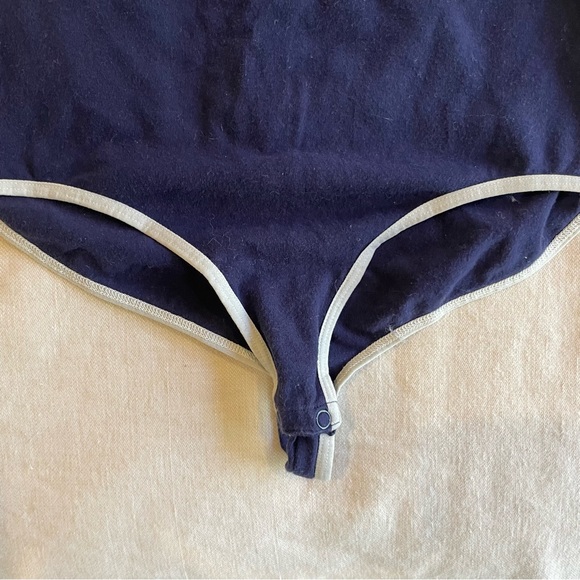 Blue halter bodysuit with white lining - Picture 6 of 6